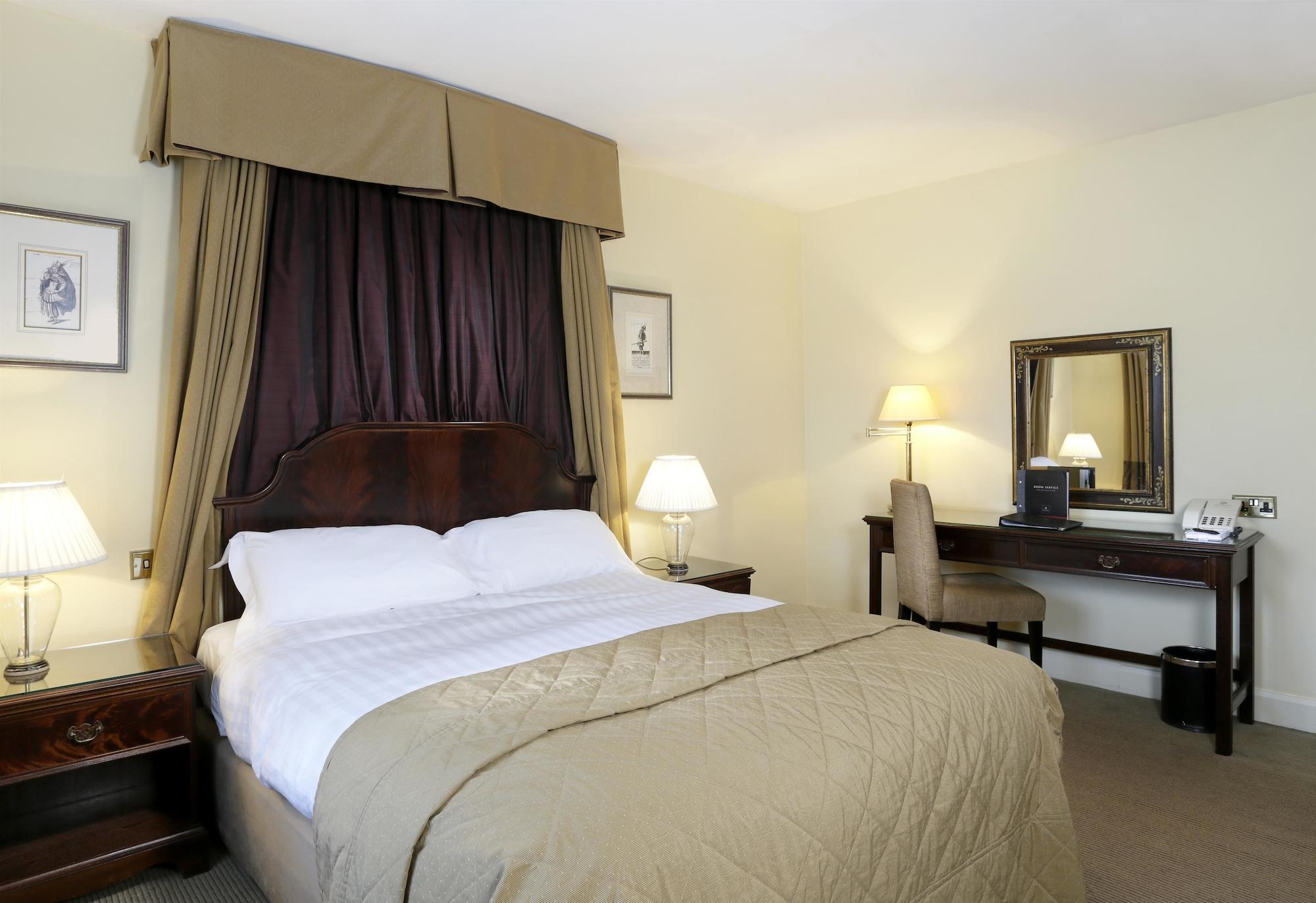 Macdonald Alveston Manor Hotel & Spa Стратфорд на Ейвън Екстериор снимка