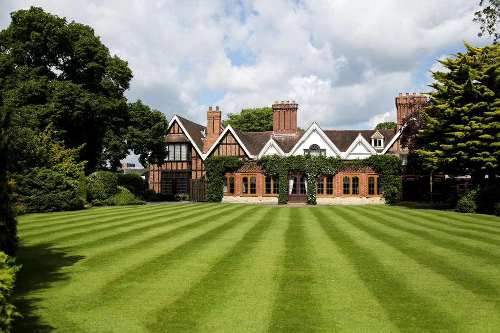Macdonald Alveston Manor Hotel & Spa Стратфорд на Ейвън Екстериор снимка