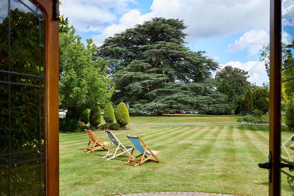 Macdonald Alveston Manor Hotel & Spa Стратфорд на Ейвън Екстериор снимка