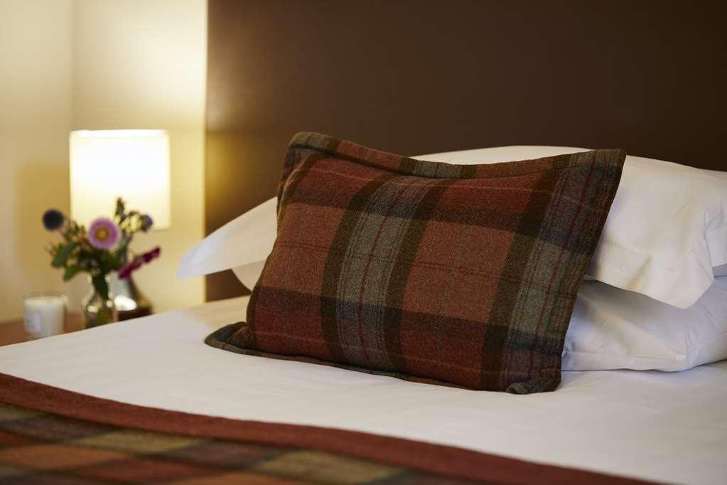 Macdonald Alveston Manor Hotel & Spa Стратфорд на Ейвън Стая снимка
