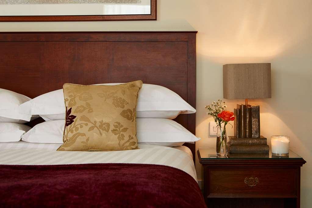 Macdonald Alveston Manor Hotel & Spa Стратфорд на Ейвън Стая снимка