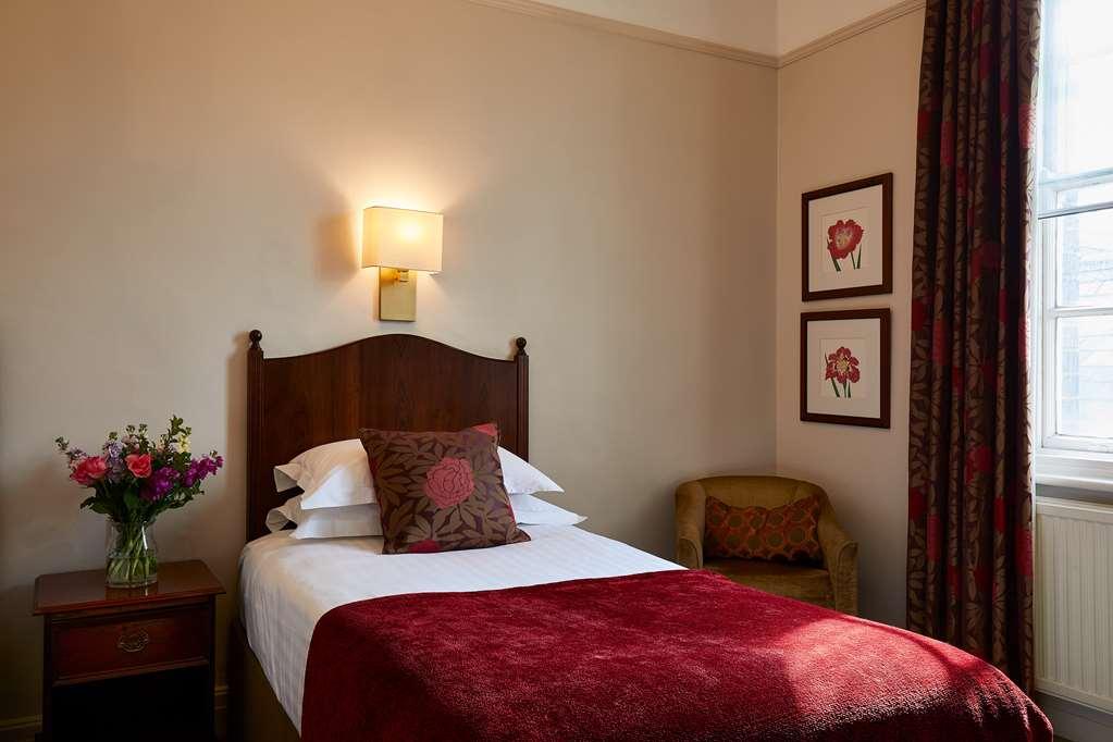 Macdonald Alveston Manor Hotel & Spa Стратфорд на Ейвън Стая снимка