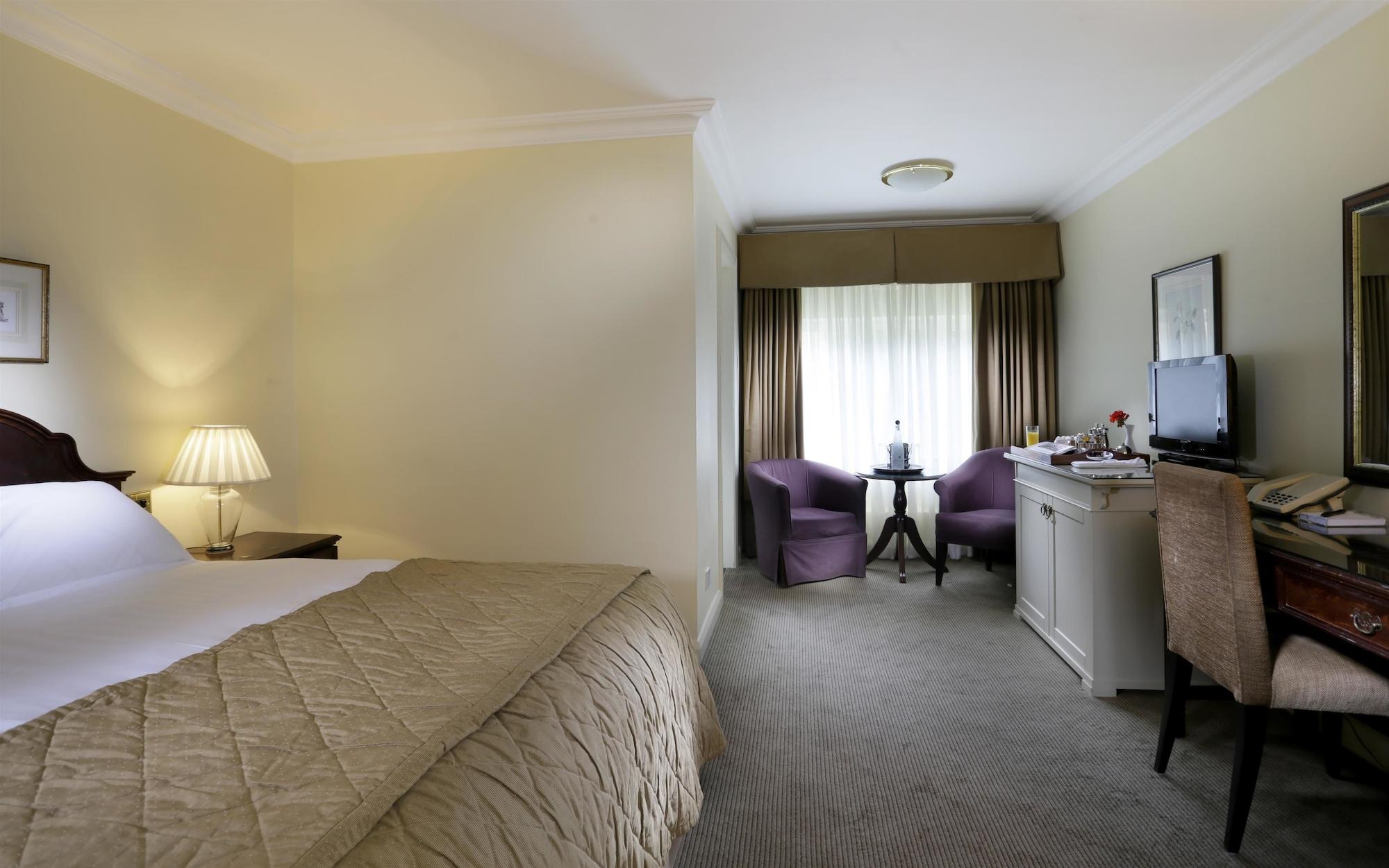 Macdonald Alveston Manor Hotel & Spa Стратфорд на Ейвън Екстериор снимка