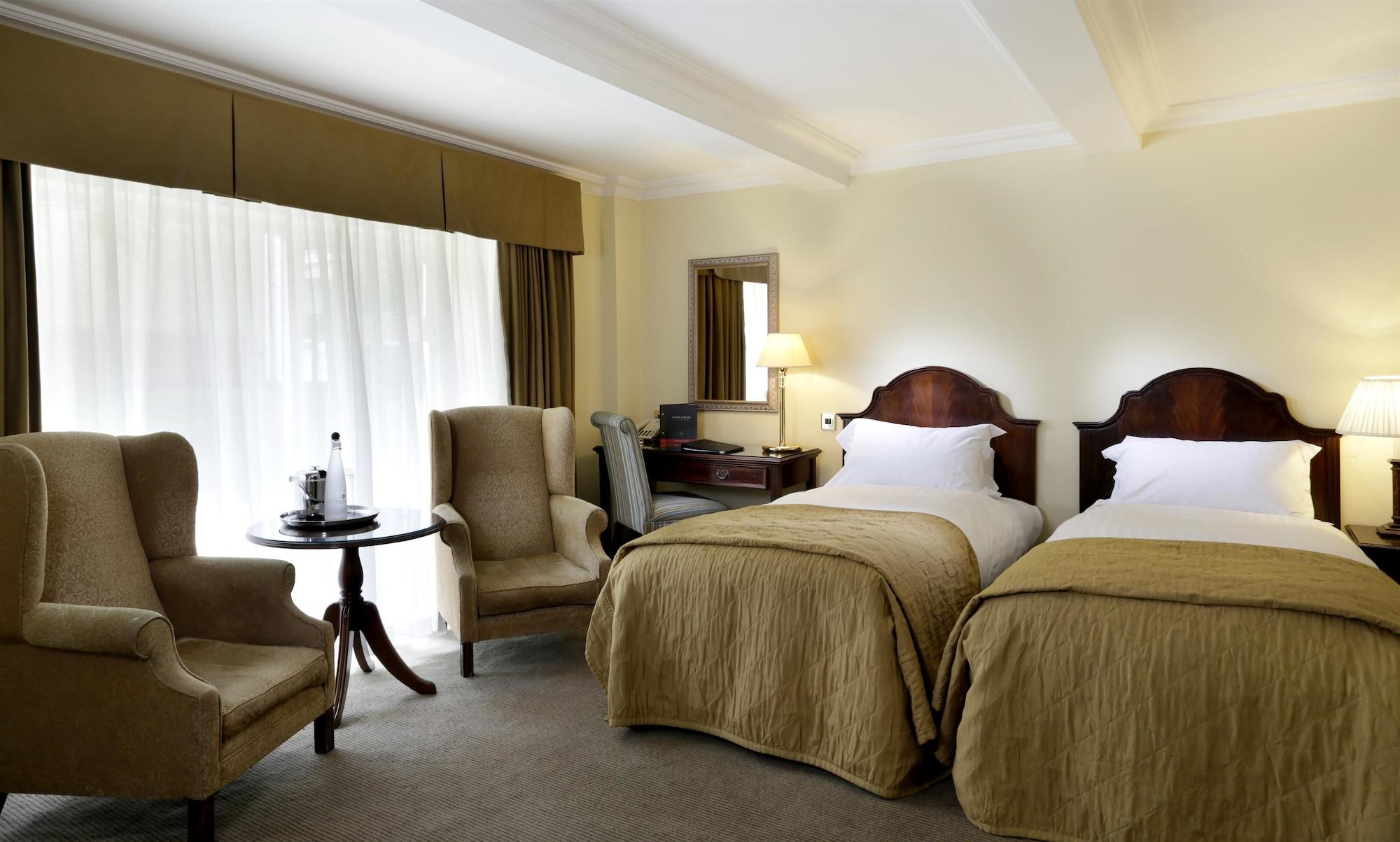 Macdonald Alveston Manor Hotel & Spa Стратфорд на Ейвън Екстериор снимка