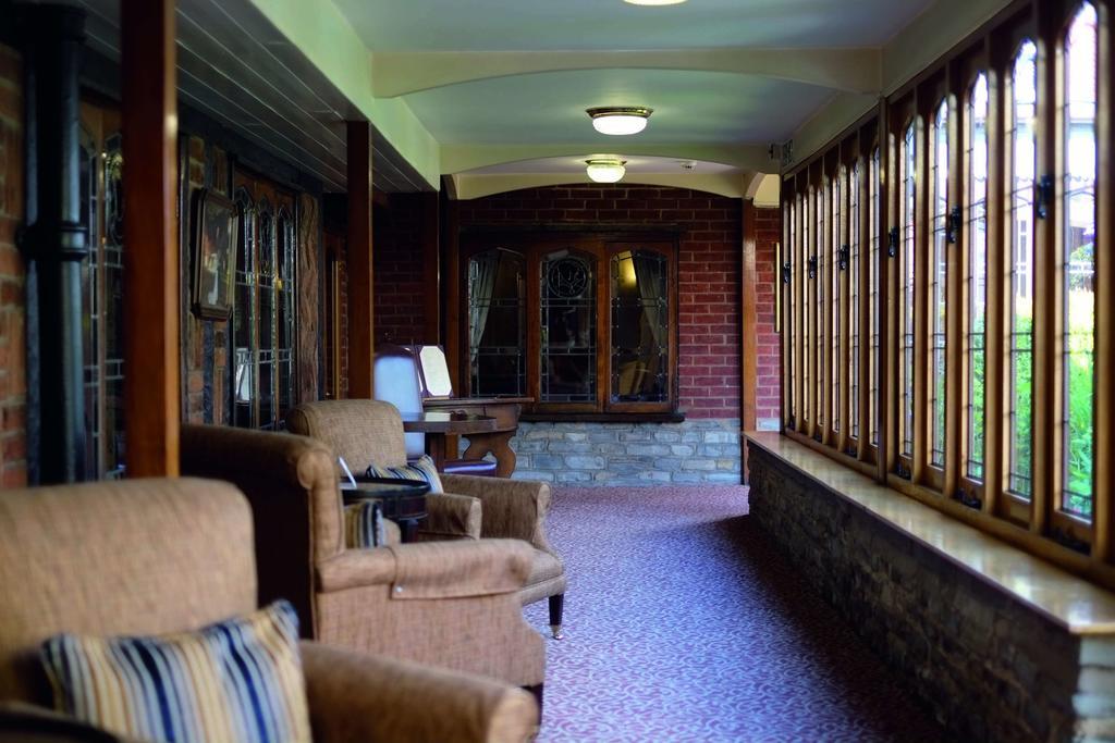 Macdonald Alveston Manor Hotel & Spa Стратфорд на Ейвън Екстериор снимка