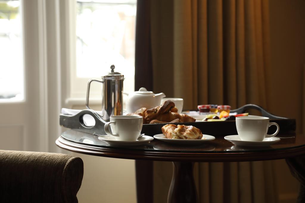 Macdonald Alveston Manor Hotel & Spa Стратфорд на Ейвън Екстериор снимка