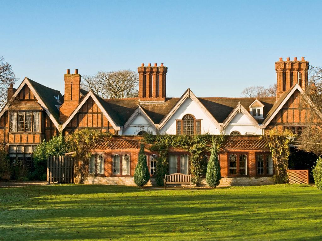 Macdonald Alveston Manor Hotel & Spa Стратфорд на Ейвън Екстериор снимка