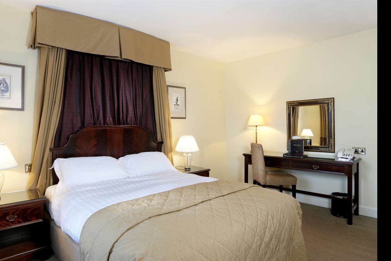 Macdonald Alveston Manor Hotel & Spa Стратфорд на Ейвън Екстериор снимка