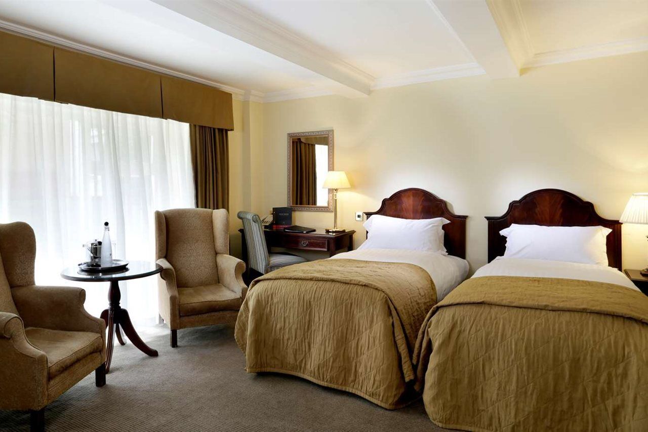 Macdonald Alveston Manor Hotel & Spa Стратфорд на Ейвън Екстериор снимка